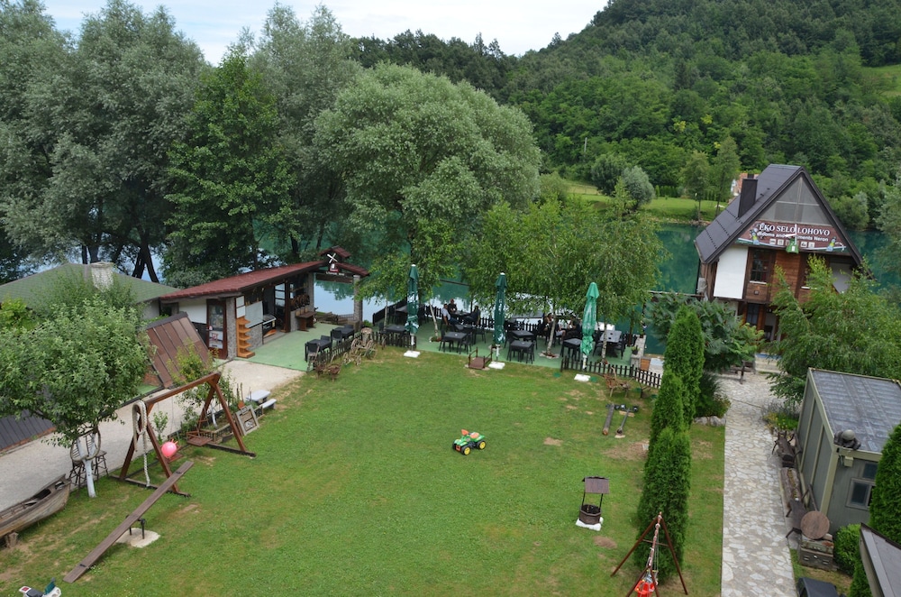 Neron Turist Center
