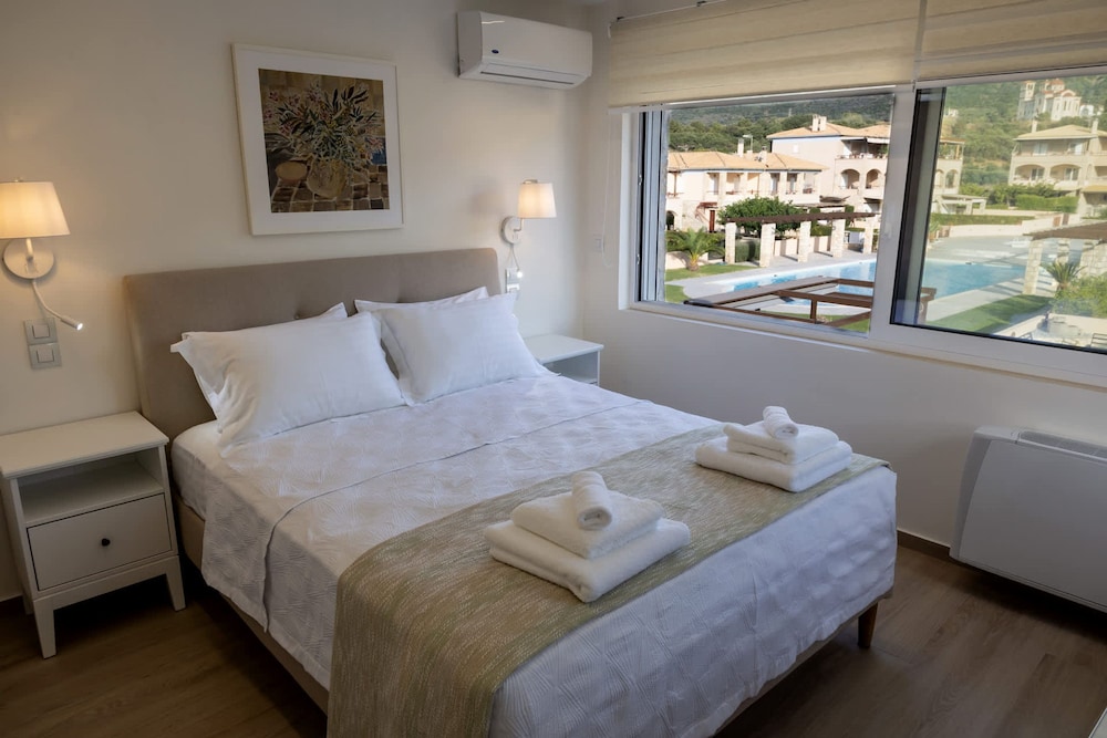 Seafront Villa Ciel With Private Pool in Nafpaktos
