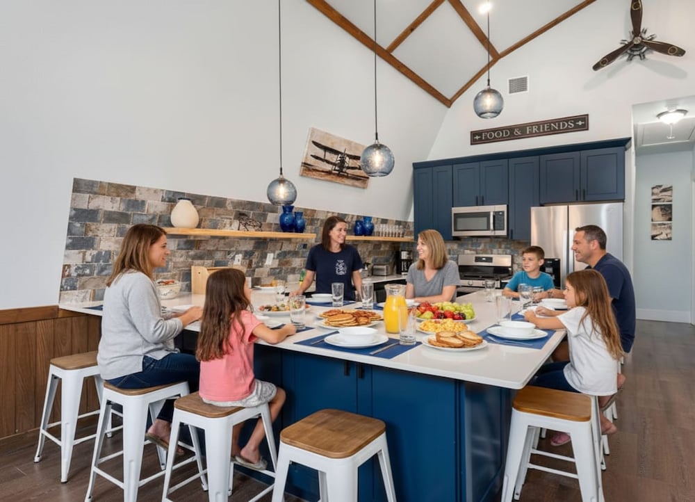 Terracotta Oasis - Wimberley for 30 Guests