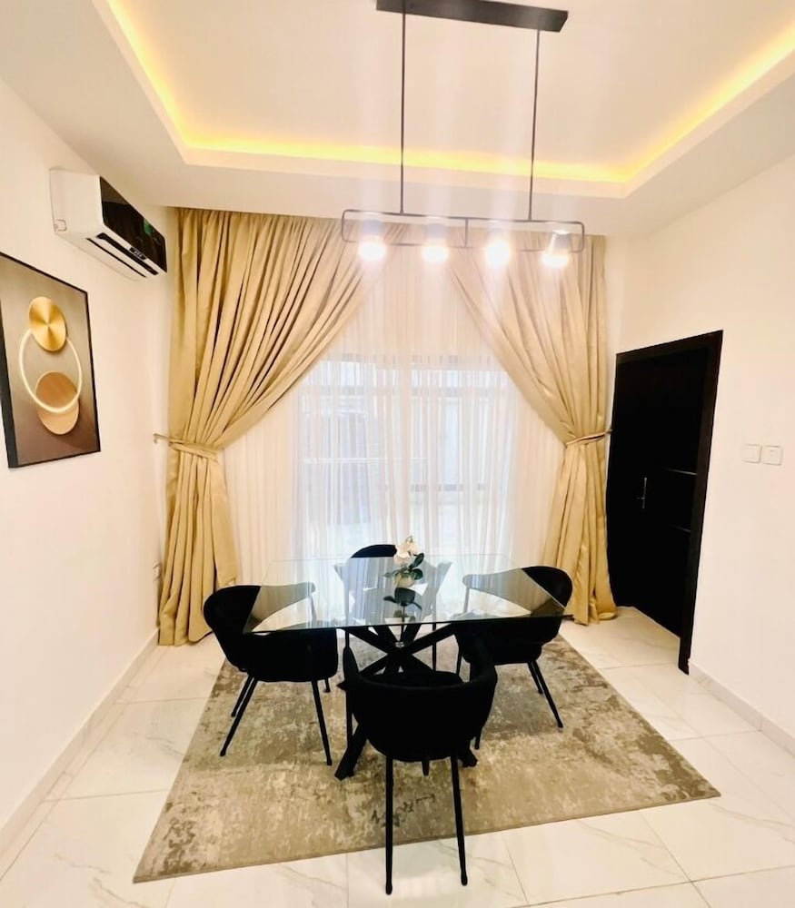 L'Rina Apartments view 3