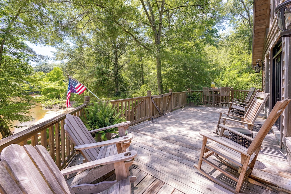 Riverfront Cabin w/ Outdoor Oasis in Seminary! - Property Image 20