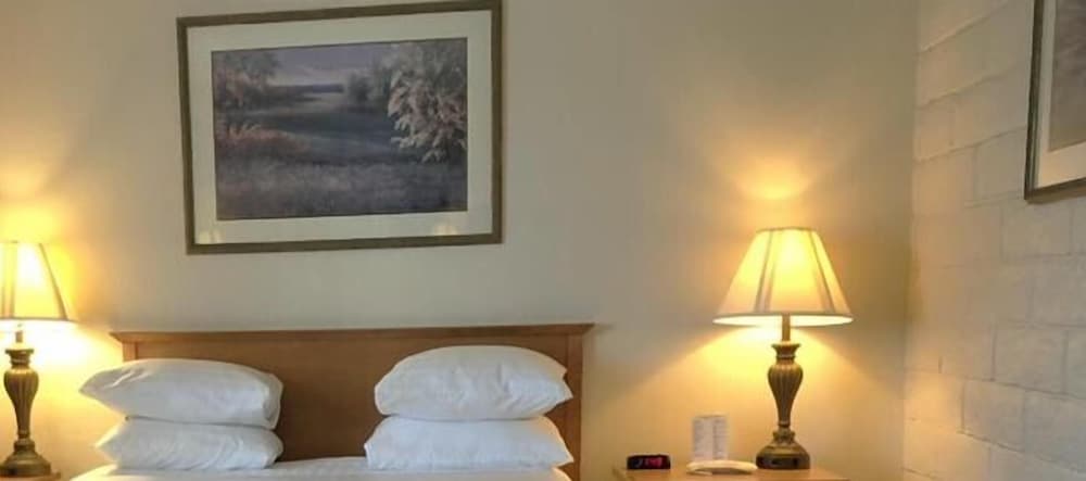 Trailside Inn