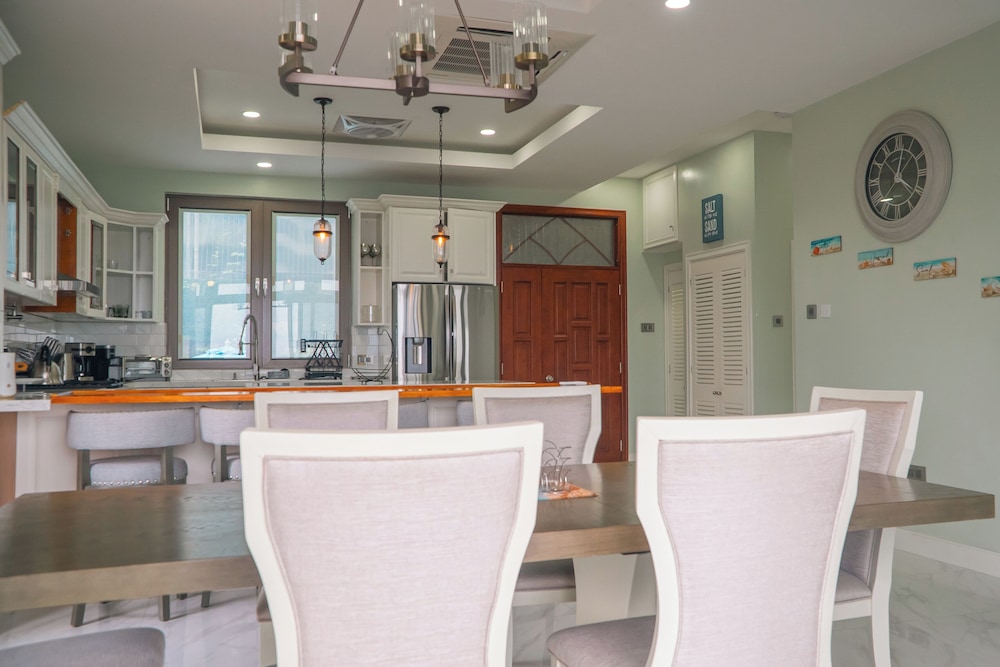 Yellow Sands Luxury Villas Unit 1