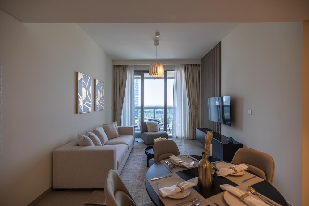 HomesGetaway-Luxury1BR in Forte Downtown