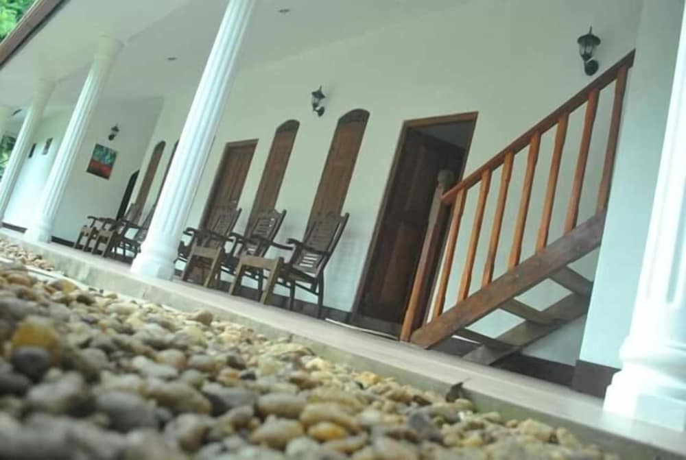 Aragorn Villa
