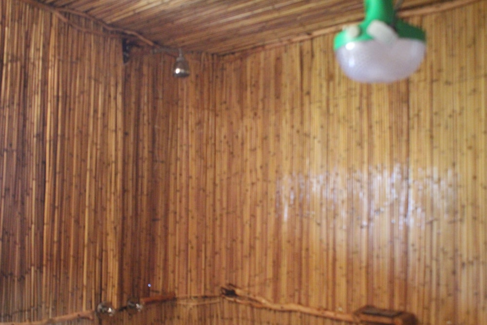 Dzibanana Lodge & Camping