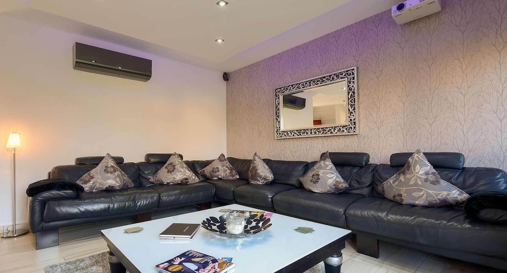 Stunning 3 bedroom villa 'JZ02' with private pool, beautiful interiors, communal pool and resort facilities, Zephyros Village, Aphrodite Hills view 2