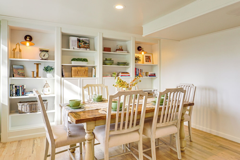 5 Mi to Hogle Zoo: Modern Retreat w/ Spacious Yard, photo 5