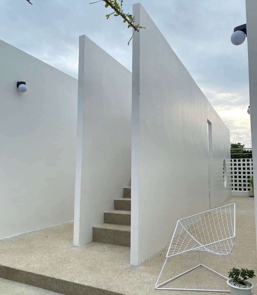 Double P. Stay and garden view 2