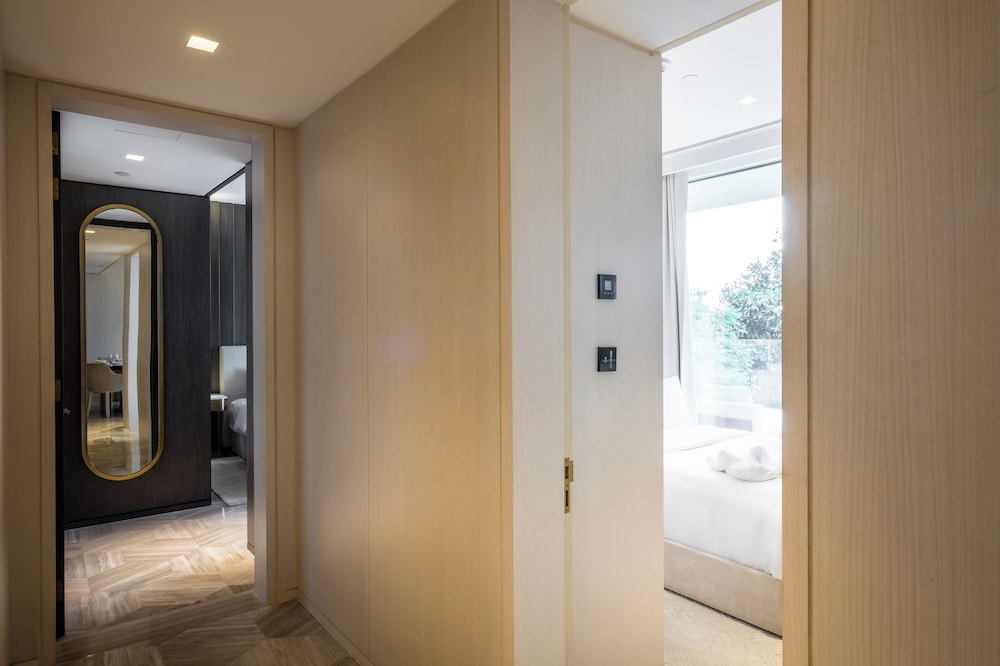 Five Palm Jumeirah Residences -Mint Stay
