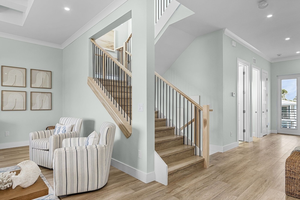 141 Brand New Luxury 6br/6ba Build W/ Heated Pool! 6 Bedroom Home