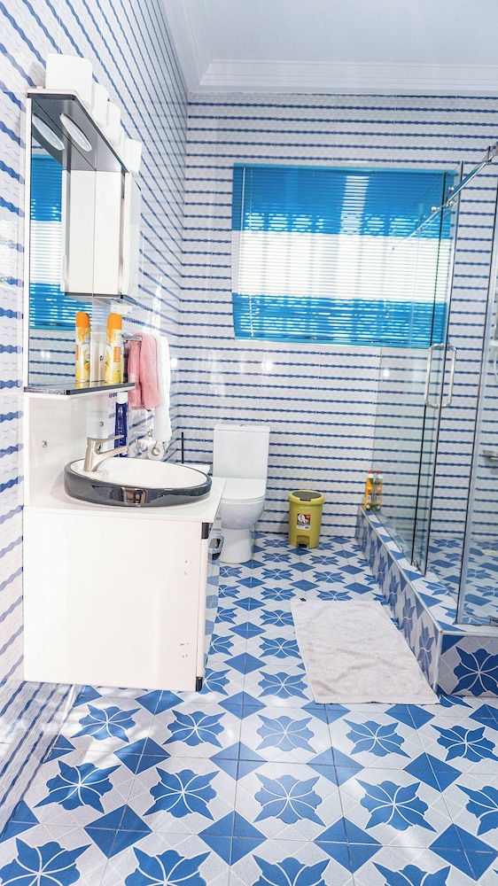 Digi Six-bedroom Accra Luxury Home at East Legon