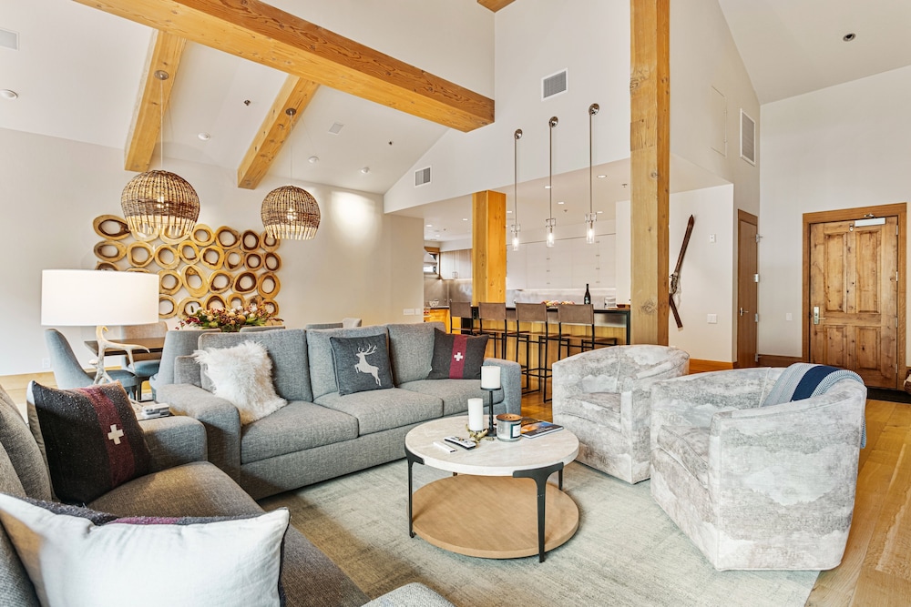 Grand Lodge - Four Bedroom #502 - Ski-in/ski-out 4 Condo