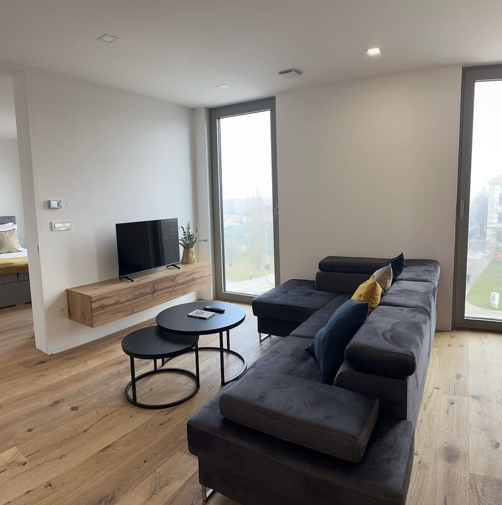 Garden Residence - Premium Alpine View Apartment