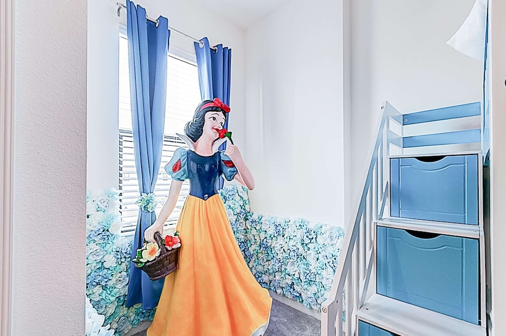 5893 Family Fun Home With Pool Near Theme Parks