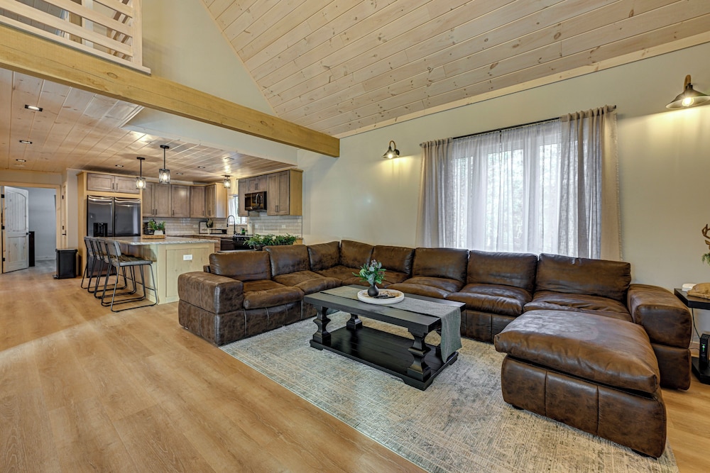 10-acre Property w/ Fire Pit & Grill in Arkdale!