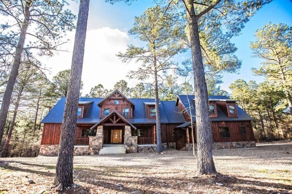 Stone Mountain Lodge Luxurious Rustic Retreat