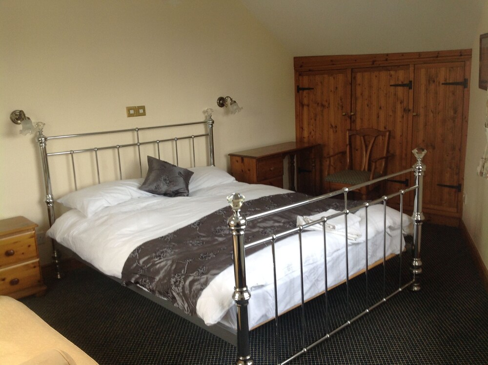 Glan Yr Afon Inn