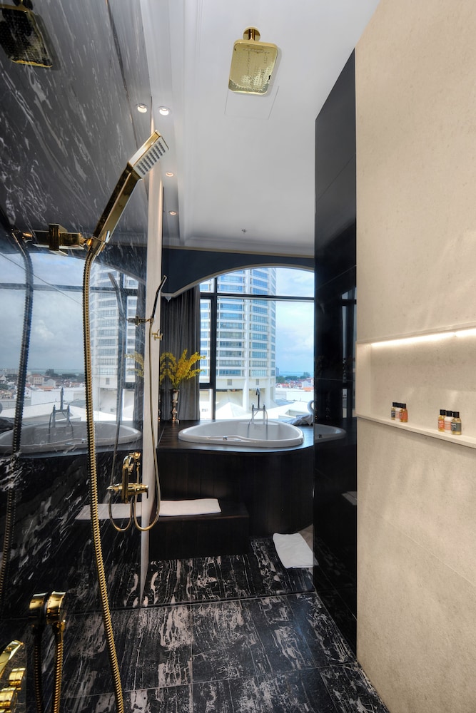 The Granite Luxury Hotel Penang 103