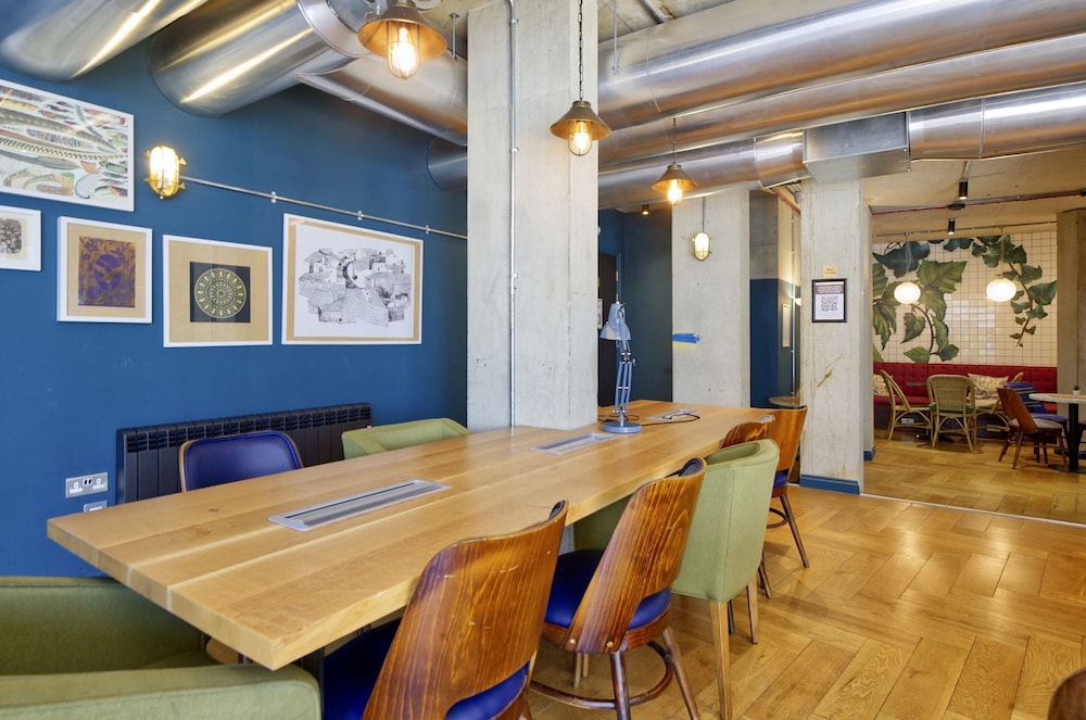 Inviting Student Studio Minutes From City Centre