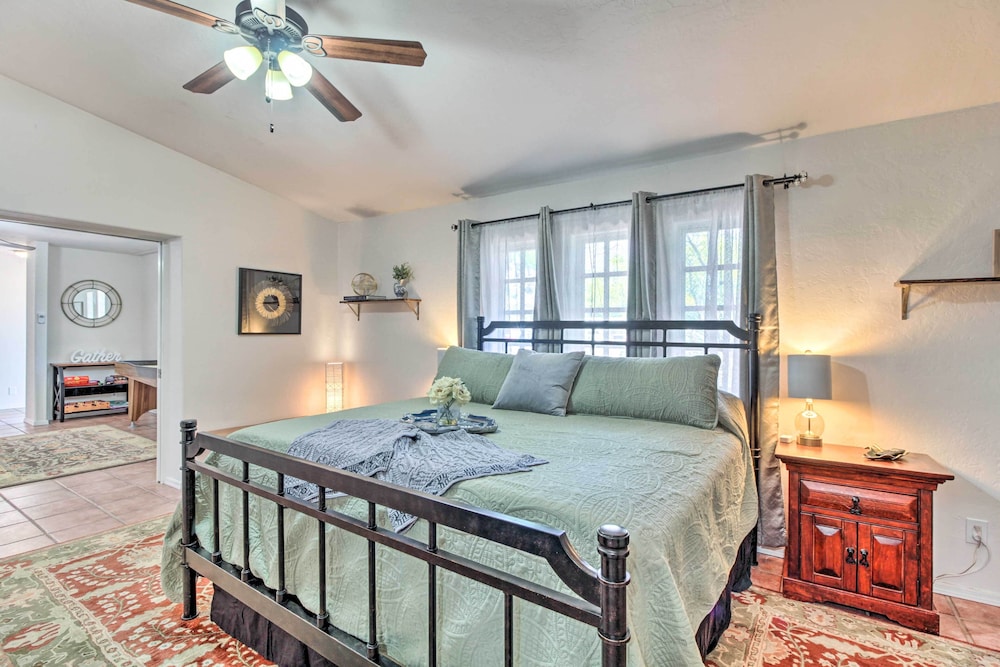 Delightful Family Getaway w/ Covered Patio! view 3