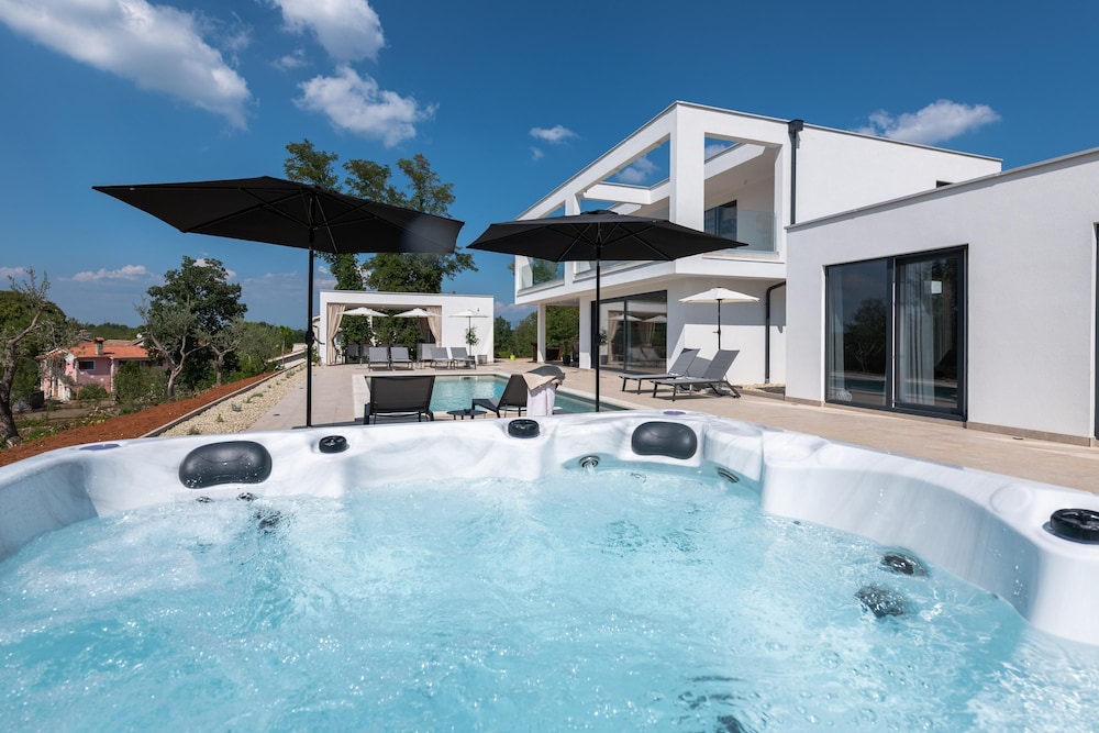 Luxury Villa Sonia With Wellness Gym
