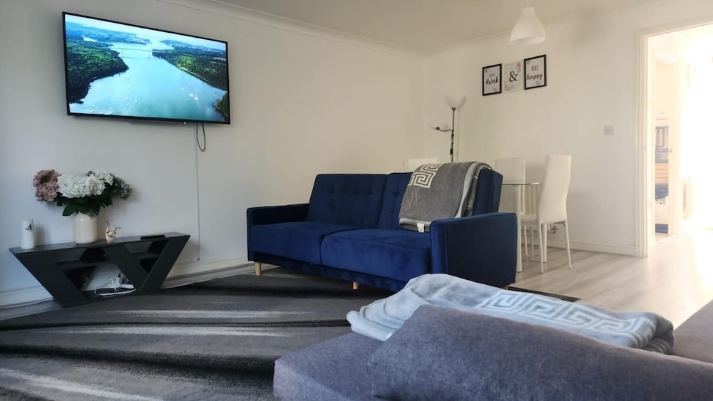 3bed Maidstone Stay - Wifi, Parking, London Access