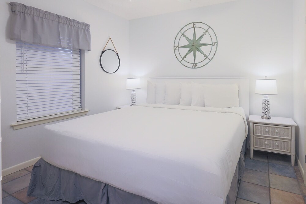 Phoenix X 609 3 Bedroom Condo