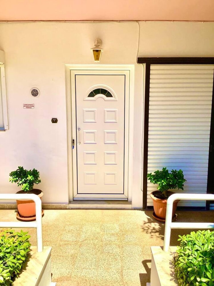 Kallipatira Apartments view 5