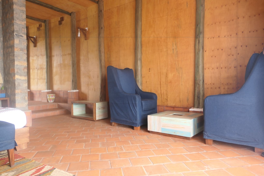 Buvi Lodge