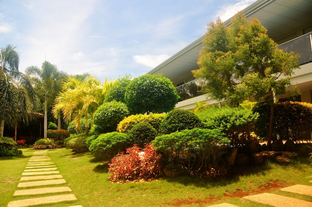 Golden Palm Resort