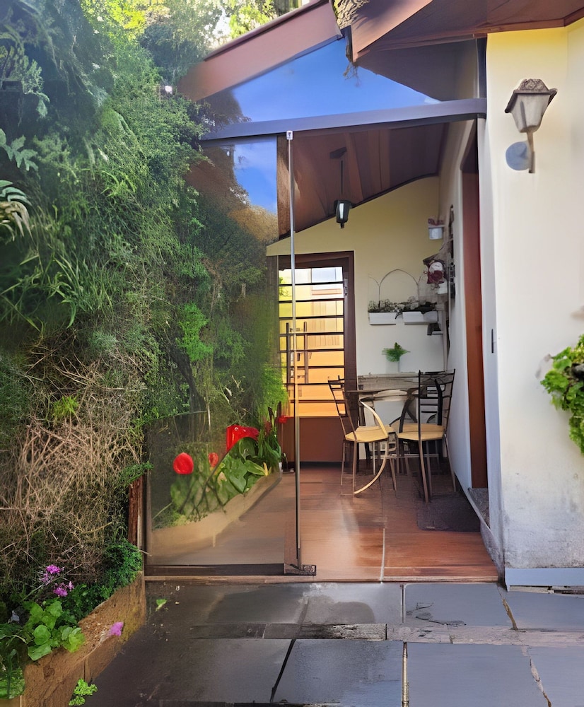 THE WRITERS HOUSE