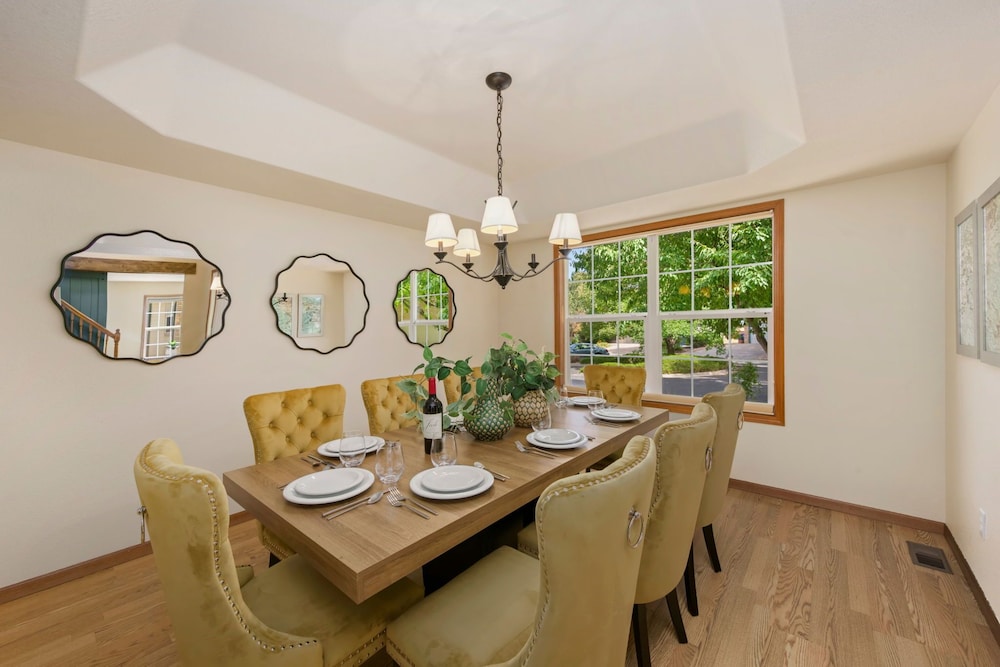 Shady Grove 4 King Beds, Dog Run & Outdoor Fun