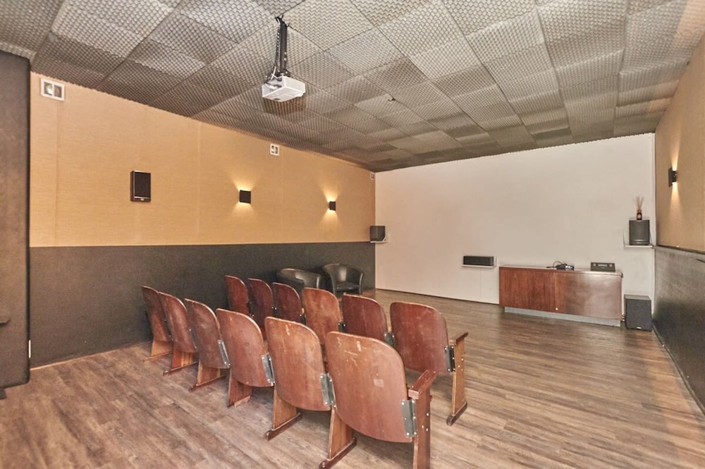 meeting & event spaces