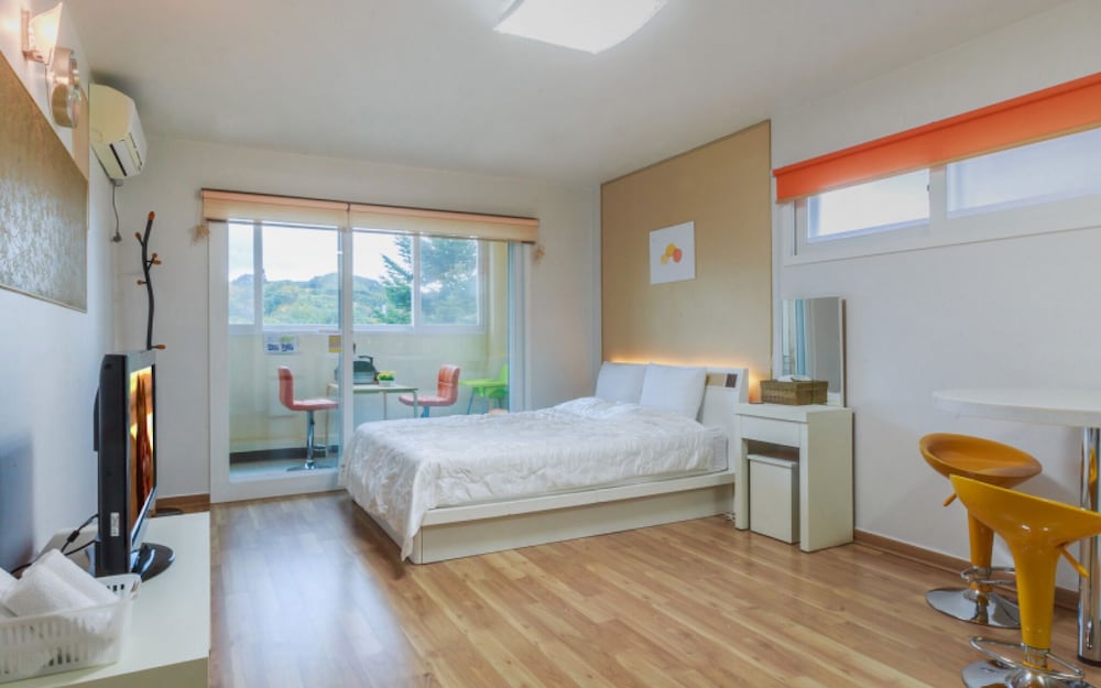 Hoengseong Modern Hill Pension view 3