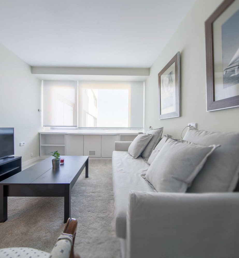 Colon 902 in Madrid With 1 Bedrooms and 1 Bathrooms