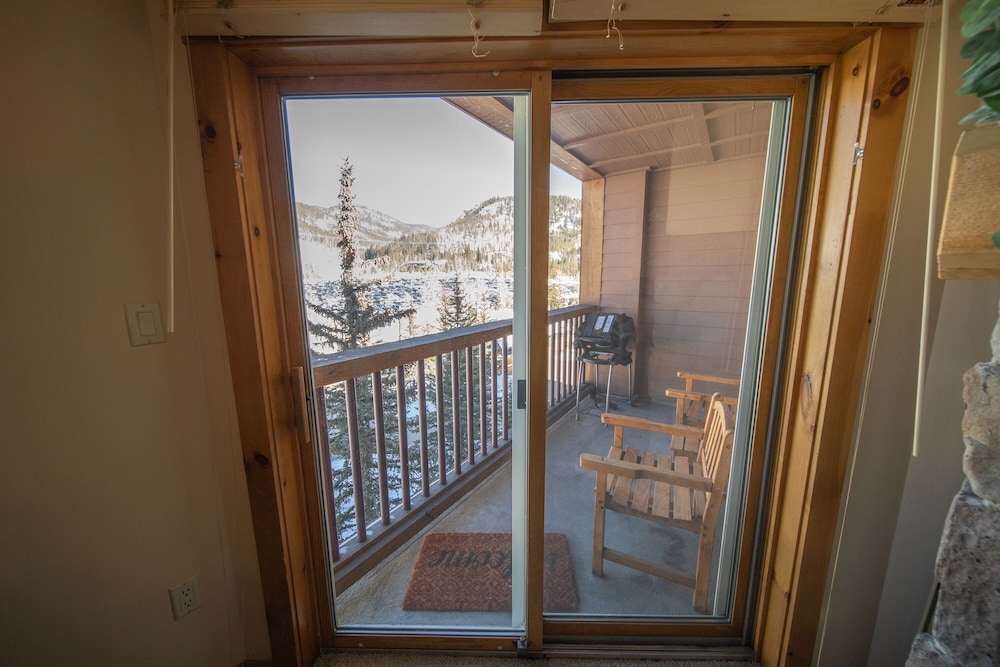 Buffalo Lodge 8381 by SummitCove Vacation Lodging