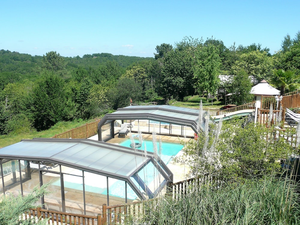 Camping Les Charmes photo 3
