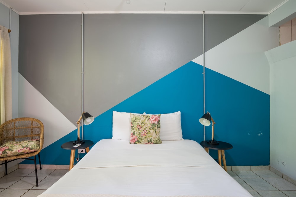 Selina Jaco - Hostel