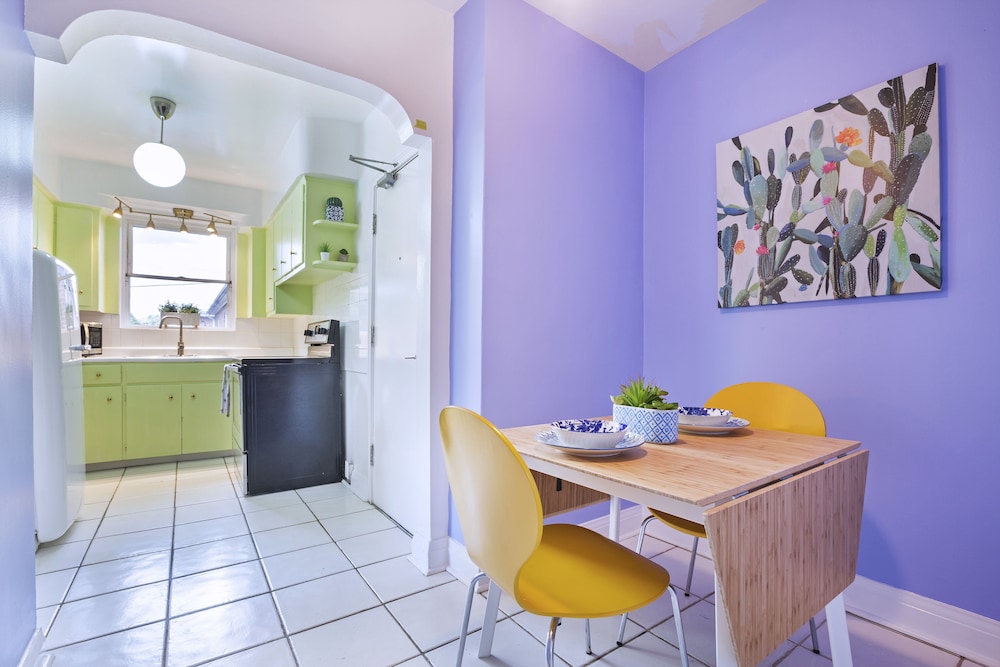 Vibrant Apartment in Forest Hill (Free Parking) - Image 5