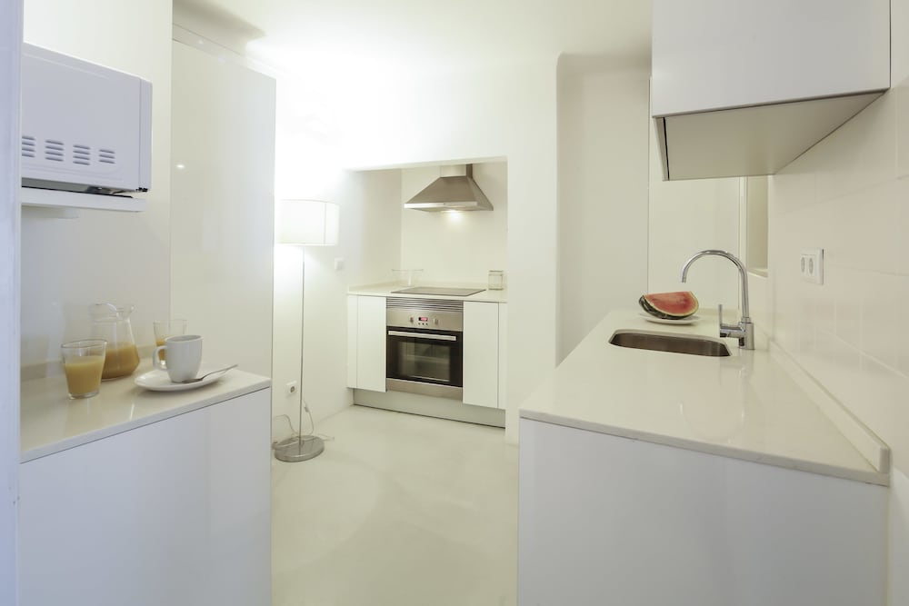 Castelo Apartments by linc