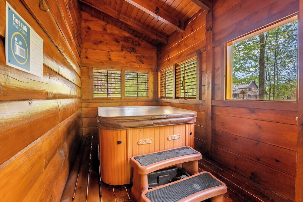 Smoky Bear Cabin