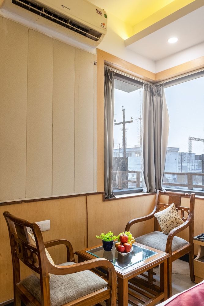 Hotel Admire Inn Sec - 44 By ASPL
