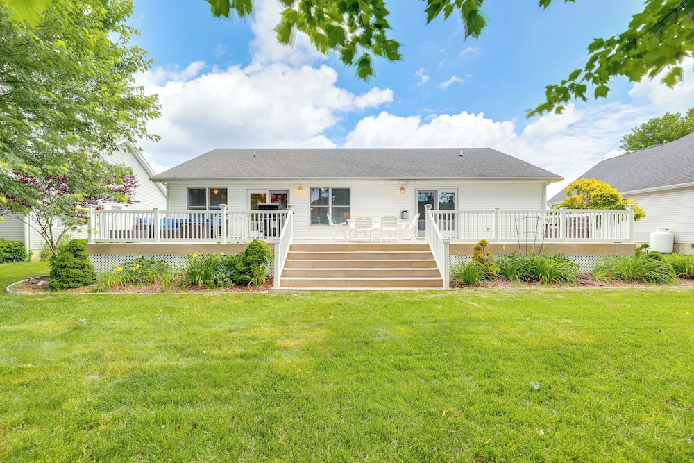 2 Mi to Bethany Beach: Home w/ Furnished Deck