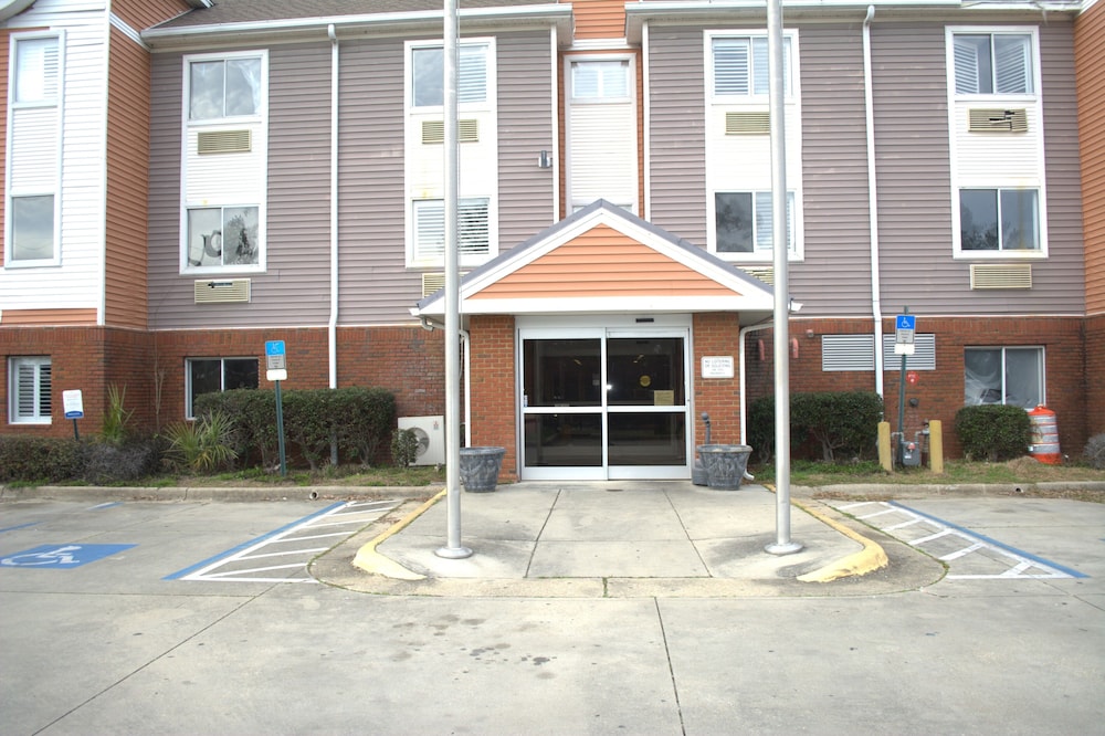 Hotel Extended Stay Hotel - Image 1