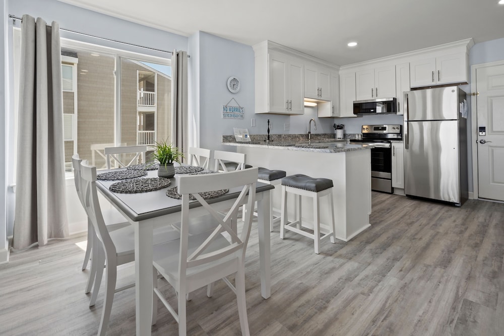 RainTree Villas 2F by RedAwning