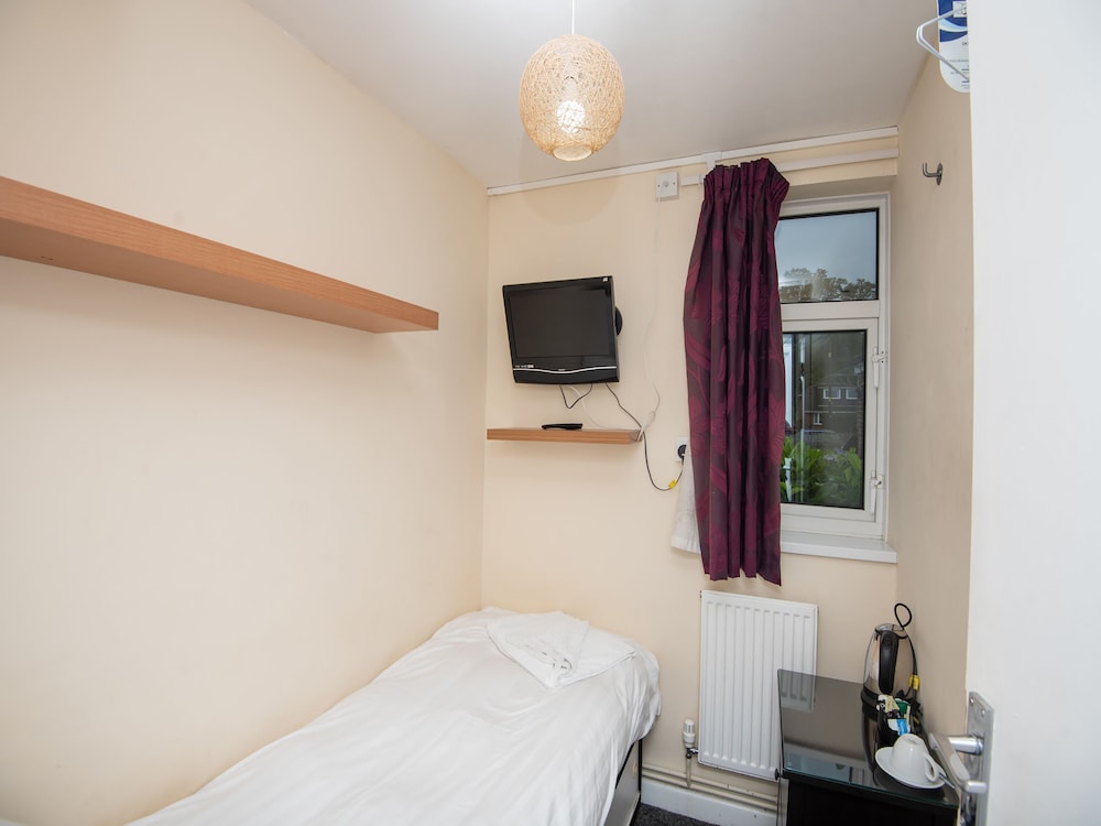 High Wycombe Vacations - Chris's Motel - Property Image 8