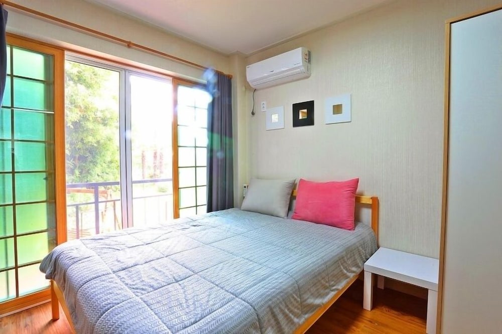 Munmoon House