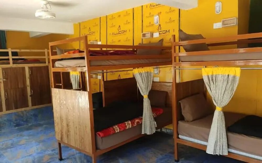 The Hosteller Mussoorie By The Streamside, Kempty