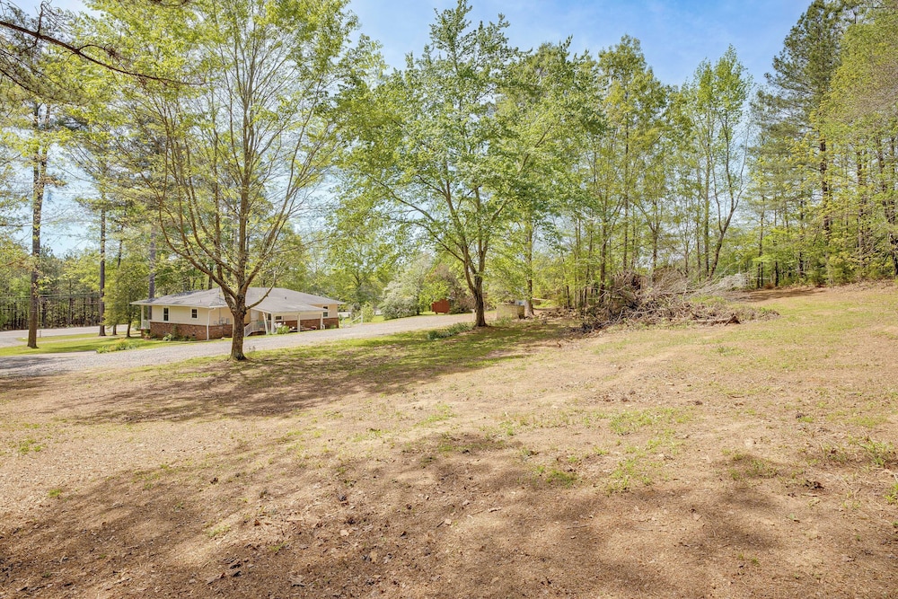 Scottsboro Retreat 4 Mi to Guntersville Lake